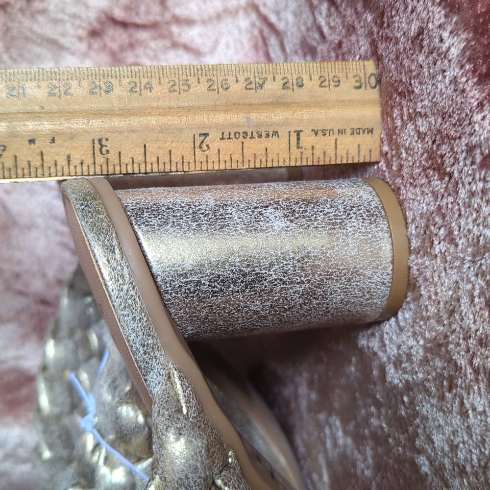 NWOT a • new day Gold Sandals Braided Puffy Straps Women's Sz 6 - Picture 8 of 8